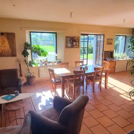 Bed and breakfast Dans Grande Maison Au Calme Face Aux Pyrénées Avec Salle D'eau Et Wc Privatifs
