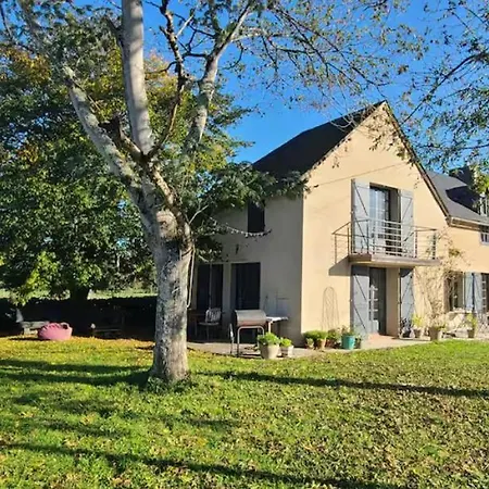 Dans Grande Maison Au Calme Face Aux Pyrénées Avec Salle D'eau Et Wc Privatifs