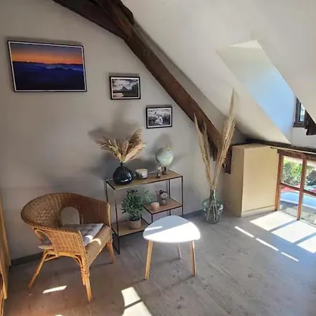 Dans Grande Maison Au Calme Face Aux Pyrénées Avec Salle D'eau Et Wc Privatifs *