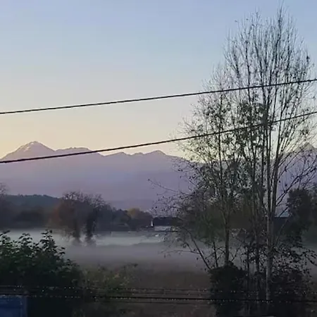 Dans Grande Maison Au Calme Face Aux Pyrénées Avec Salle D'eau Et Wc Privatifs Bernac-Debat